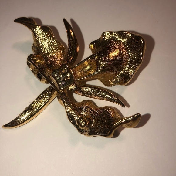 VTG Nina Ricci Gold Tone Iris Brooch w Pearl Accent 2.5” - Picture 2 of 4
